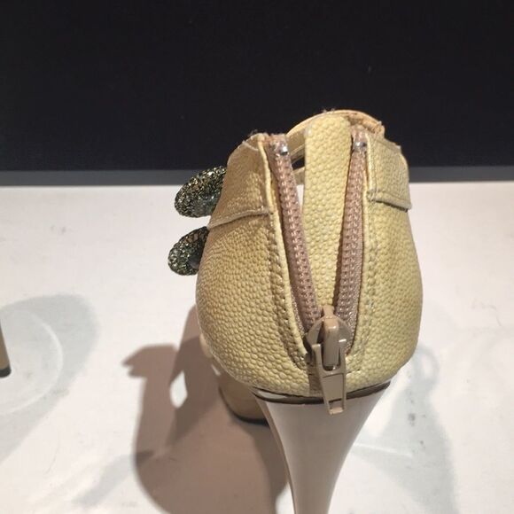 5.5” Beige High Heel Platform Shoes size 7.5 - Picture 10 of 11